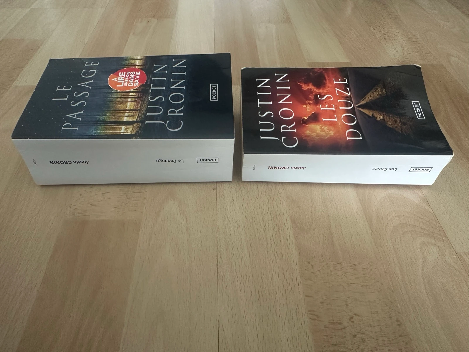 Lot Justin Cronin - De Overgang + De Twaalf Deel 1 en 2 van de Trilogie - Pocket – photo 4